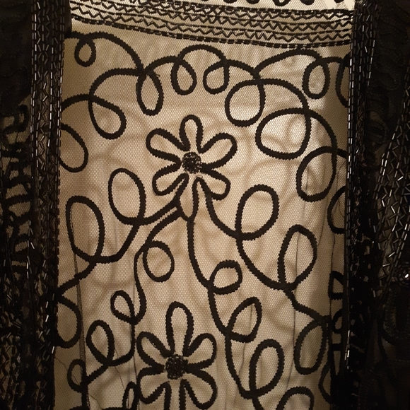 Embroidery skirt suit - Picture 2 of 8